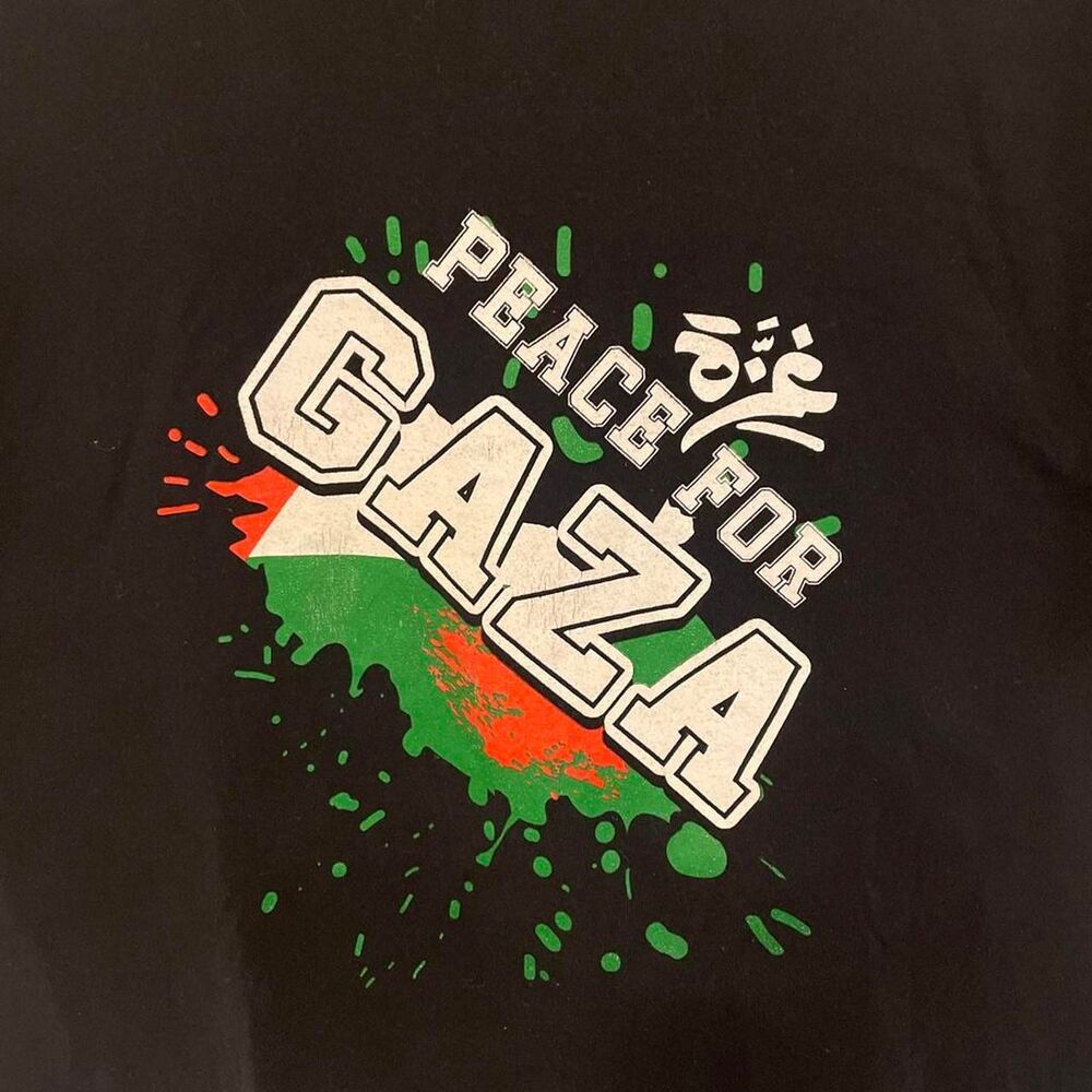 Gildan Men's Black T-shirt